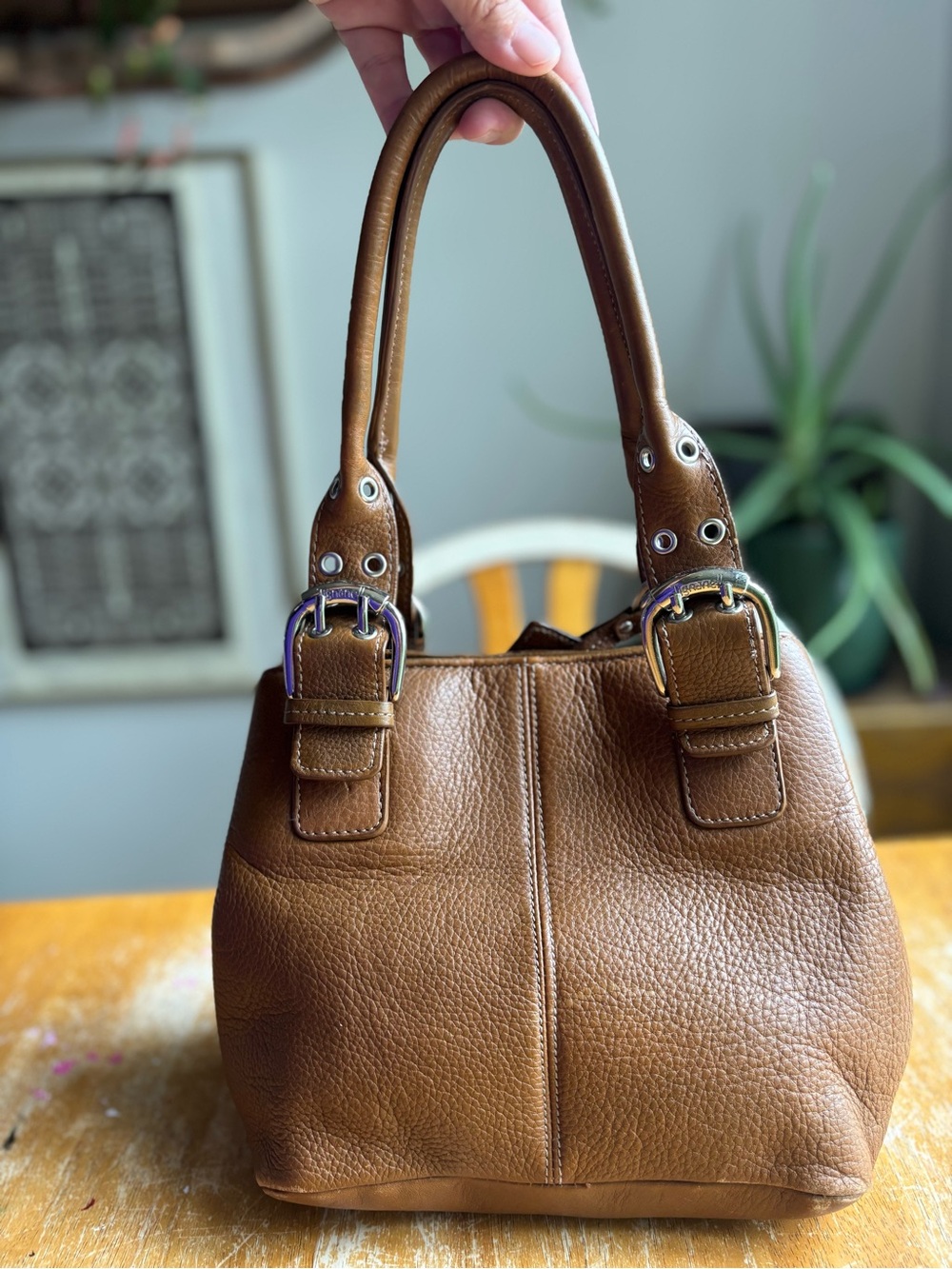 Tignanello Y2K Vintage Brown Leather Shoulder Bag with Buckle Hardware - Picture 3 of 10